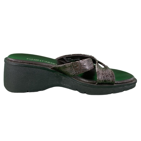 Cabin Creek Black Chunky Thong Sandal - Picture 4 of 16